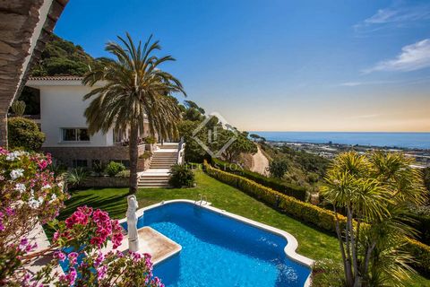 Fantastic Mediterranean-style villa located in the Sant Crist development , in Cabrils, on a magnificent plot facing southeast with abundant natural light throughout the day. The property was built in 1996 and offers impressive views of the sea from ...