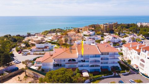 Explore the charm of Albufeira! Just 200 meters from the stunning Aveiros beach, this remarkable apartment offers a quality experience with its 2 bright bedrooms with balcony and suites (one with shower and the other with bathtub), an office, a livin...