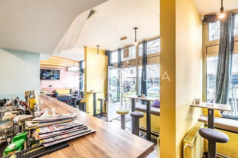 Zagreb, Strojarska. Transfer fee for a furnished space as a catering facility is up for sale. This street-level retail space is located within a residential building in close proximity to the business center on Strojarska Street, offering potential f...