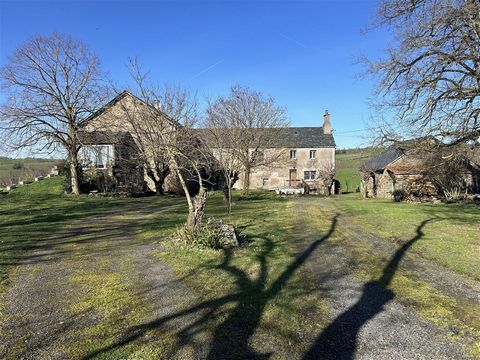 Come and discover this renovated stone farmhouse, with terrace and veranda, benefiting from a south-facing orientation, quiet, with no close neighbors, in the beautiful Aveyron countryside, less than 10 km from all services and shops and halfway -dis...