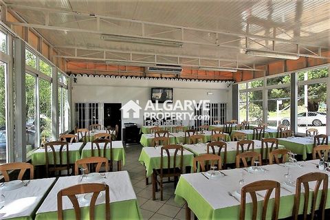 Located in Quarteira. Restaurant in Semino, approx. 5 minutes drive from Quarteira and 10 minutes from Vilamoura and the beach. In full operation and in a highly visible and well-known place with enormous potential for development. 630 sq.m. plot wit...