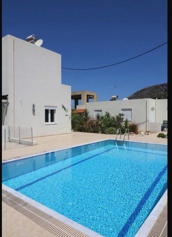 Located in Vamos. This nice and comfortable semi-detached house is located in the area of Drapanos, Chania. The property is located in a complex with a shared swimming pool and parking. The house of approx. 70 sqm has 2 floors. On the ground floor th...