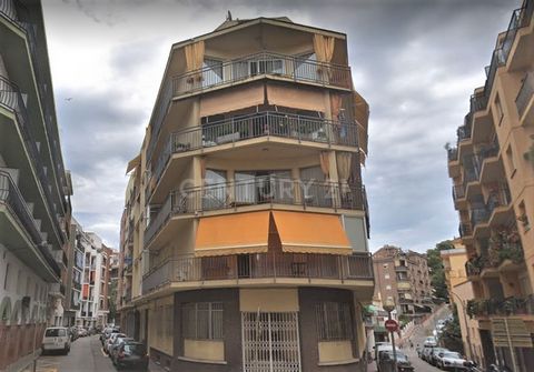 Vous cherchez à acheter un appartement 1 chambre à Lloret de Mar ? Nous vous offrons cette excellente opportunité d’acquérir cet appartement, situé dans la ville de Lloret de Mar, province de Gérone, d’une superficie de 48 m², bien réparti en salon-s...
