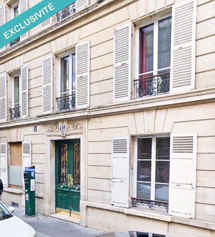 Situé dans le 17e arrondissement de Paris, cet appartement T2 charmant bénéficie d'un emplacement privilégié rue Cardinet, offrant un accès facile aux nombreux commerces, restaurants et transports en commun de la ville. Doté d'un gardien et d'un inte...