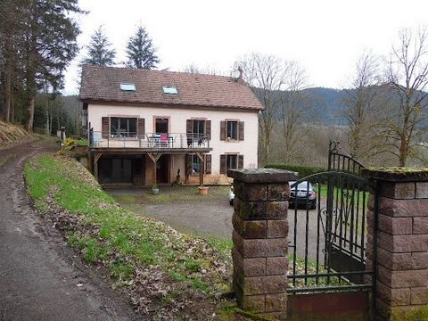 LA PETITE RAON HOUSE OF 230M² ON LAND OF 611 La Petite Raon (Vosges) PATRICE DENIS offers you property of 230 m² with land of 6110m² in a quiet wooded cul-de-sac This house is composed of two large terraces Entrance, kitchen open to dining room and d...