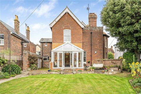 A rare opportunity to purchase a most attractive 3157sqft character house in the centre of Chichester with the additional benefit of secure off road parking and a charming garden. This elegant home is within the Conservation Area to the south of the ...