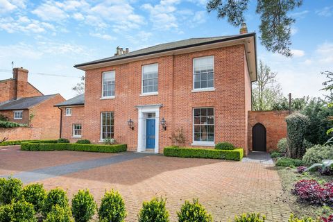 Park House is a classic double fronted Grade II listed late Georgian house set within walled and gated gardens with driveway parking and a double garage. This superb home has been fully and meticulously renovated and retains a host of original featur...