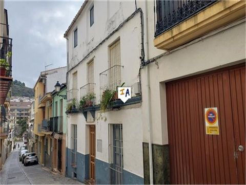 This spacious 402m2 build 6 bedroom 2 bathroom townhouse with outside space is situated in the popular, historical city of Alcala la Real in the south of Jaen province in Andalucia, Spain. Located on a street that leads to the main city centre park a...