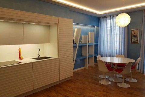 Appartement moderne avec des éléments de design minimalistes élégants donnant sur la Piazza Matteotti. Climatisation, TV HD, Wi-Fi et parking privé