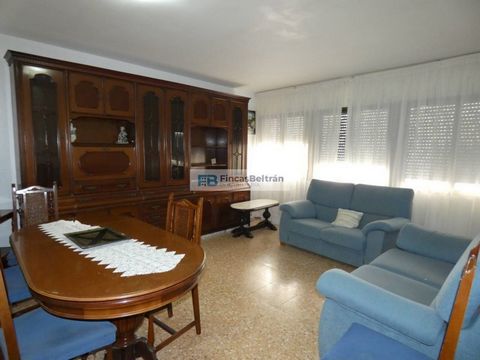 Floor 2nd, flat total surface area 79 m², usable floor area 75 m², single bedrooms: 1, double bedrooms: 2, double bedrooms are ensuite: 1, 2 bathrooms, age over 50 years, built-in wardrobes, ext. woodwork (aluminum), kitchen, state of repair: reforme...