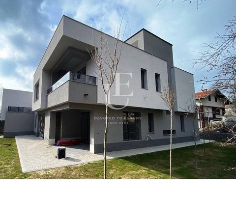 Unique Estates offers for sale two new houses with permission for use from 2024. The houses are sold separately and together. The houses are connected with key construction through the garages. The houses are located in Vladya, in the high part of th...
