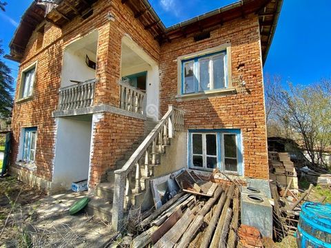 Imoti Tarnovgrad offers you a two-storey house in the village of Varzulitsa, which is located 20 km from the town of Tarnovgrad. Polish Trambesh. The location on the first floor is as follows: entrance hall, living room bedroom and basement. Through ...