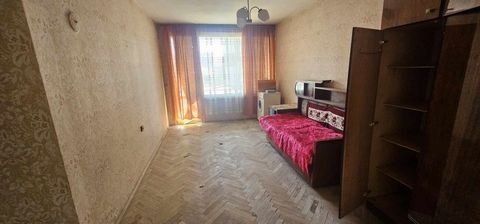 For sale an apartment, old brick construction, in the center of the town of Kardzhali, near the Commercial League, not far from the Rilas. The apartment has a net area of 113 sq.m. and consists of an entrance hall, a living room, a kitchen, three bed...