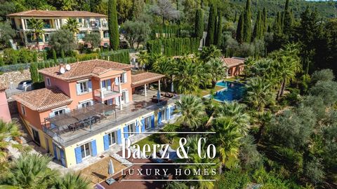 This magnificent Mansion located on the heights of Grasse, offers us a beautiful living space of about 420m2, on a plot of 3500m2 nestled in a green setting. The villa is distributed on 3 levels, it consists of 2 fitted and equipped kitchens, 2 vast ...