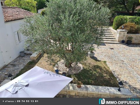 Mandate N°FRP90121 : 20 minutes from the beaches. Charente house completely renovated. Living area of ??290 m2: - large living room with fireplace, living room, kitchen, laundry-back kitchen. - 5 bedrooms, 1 dovecote 51 m2, ground 2420 m2 closed and ...