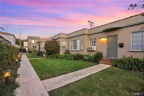 Welcome to 2517 20th St. One of the most sought-after locations in all of Santa Monica. This rare, 5-unit building features a mix of two, two bed/1 bath units and three, 1 bed/1 bath units. This is the perfect investment property that offers strong d...