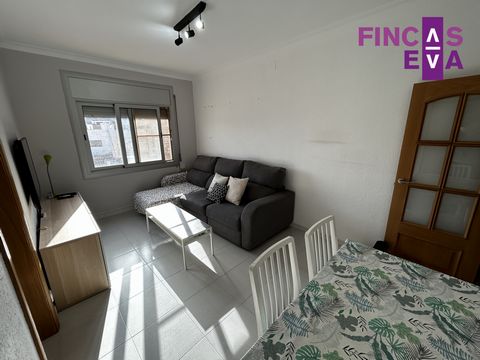  Charming apartment for sale in Barcelona, located in the Horta-Guinardó - El Carmel area. This property has three bedrooms, providing an ideal space for a family or for those looking for a cozy place to live.With 62 useful square meters and 66 built...