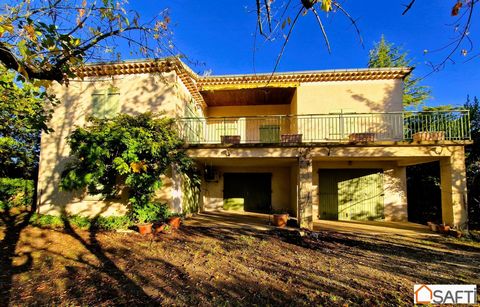 Come and discover this property, located close to the shops of Apt, near the village of Gargas laid out on a large plot of 1857m² and beautifully landscaped with Mediterranean species including about twenty olive trees. Come and discover this propert...