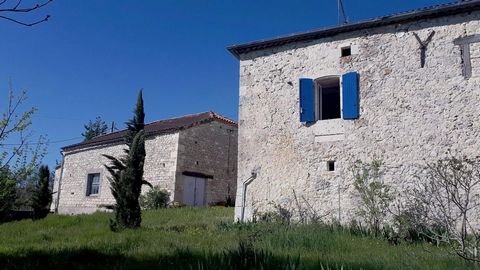 EXCLUSIVE TO BEAUX VILLAGES! In a small secluded hamlet 5 minutes from Montaigu de Quercy with a dominant view. Stone house offering 3 bedrooms, kitchen, living room, dining room, shower room. Convertible attic space, subject to the required authoris...