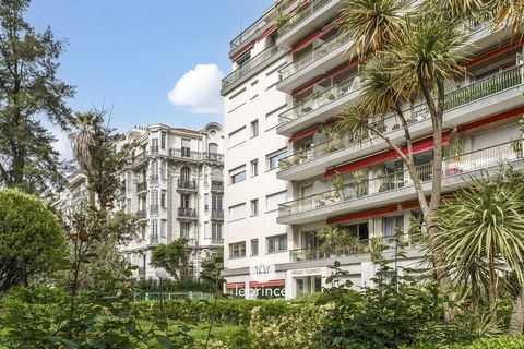 Avenue Mirabeau - In one of the most beautiful streets in the Libération district, close to the market and amenities. In a modern-style luxury building with janitor, built in 1967, benefiting from a wooded park. 3-room 52 m2 apartment with 10 m2 terr...
