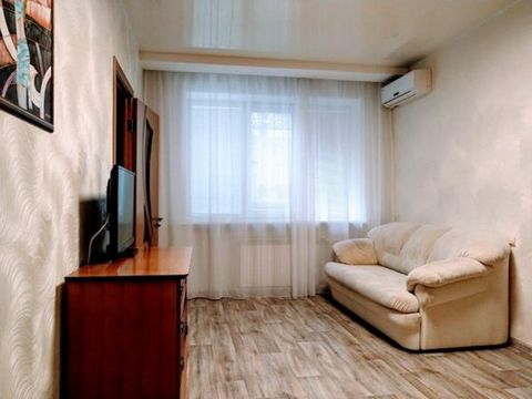 Предлагаем двухкомнатную квартиру на длительный срок в Сегеже, Владимирская 12. Хороший ремонт, мебель, бытовая техника. 3/5 этаж, удобное расположение, тихий район. #8590662#