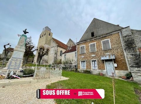 Family house in a hamlet in the Petit Morin valley. Ideally located less than 20 minutes from La Ferté-sous-Jouarre and close to the post office, the town hall and shops, you are in a quiet area, and close to amenities. The perfect compromise. Entran...