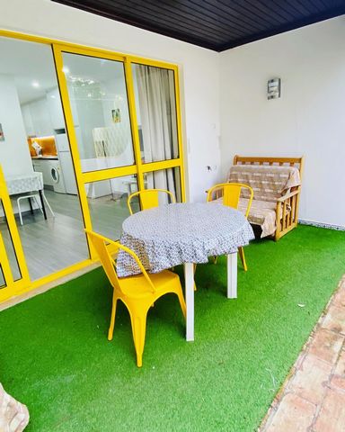 Apartment renovated in 2023, with an excellent location, located a 6-minute walk from Praia da Marina de Vilamoura and offering a terrace overlooking a relaxing garden, and accommodation with air conditioning and free Wi-Fi. It features a comfortable...