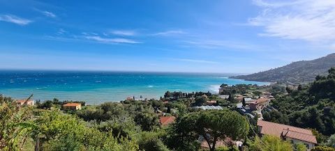 BEAUTIFUL PROPERTY ON ITALIAN TERRITORY, PANORAMIC SEA VIEW, WITH MANY CITRUS FRUITS. 2 VILLAS TO RENOVATE, POSSIBLE EXTENSION + 30 % . CLOSE TO ALL AMENITIES. EASY ACCESS, CALM AND SEA VIEW AT THE RENDEZVOUS.