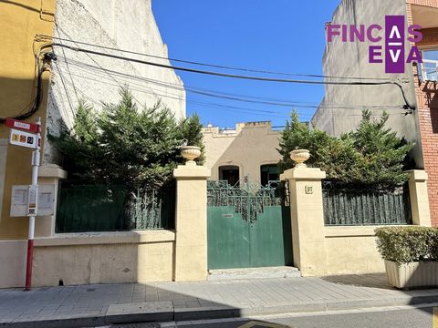 En el tranquilo municipio de La Canonja se encuentra esta fascinante casa en venta, que cuenta con todas las características necesarias para brindarle a usted y a su familia el hogar de sus sueños. Con un total de 5 habitaciones, esta vivienda de 184...