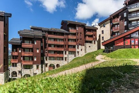 Holz- und Steinchalets, in unmittelbarer Nähe von Geschäften und Unterhaltungsmöglichkeiten, die meisten davon mit direktem Zugang zu den Pisten, sind Sie bei Chalets des Arolles. Die Chalets de Arolles bestehen aus 4 großen Gebäuden und fügen sich p...