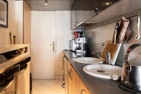 Dieses charmante, 43 Quadratmeter große Apartment liegt im Herzen von Paris, im pulsierenden 1. Arrondissement und bietet Besuchern einen gemütlichen Rückzugsort. Die Unterkunft verfügt über ein Wohnzimmer mit einem Zwischengeschoss mit zwei Doppelbe...