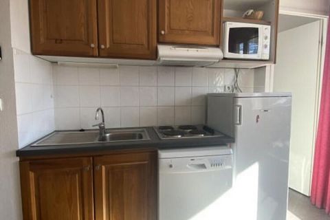 Dit mooie appartement van 31 vierkante meter in Le Dévoluy is perfect voor maximaal 6 personen en biedt een gezellig en functioneel verblijf. Het beschikt over een berghoek met een stapelbed, een slaapkamer met een tweepersoonsbed, een volledig uitge...