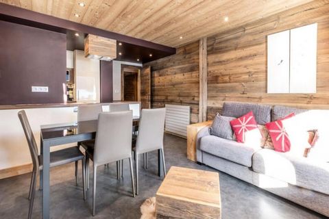 Dieses charmante, 49 m² große Apartment befindet sich in einem Chalet mit vier Wohneinheiten und bietet einen perfekten Rückzugsort für bis zu 6 Gäste im Rochebrune-Viertel von La Clusaz. Mit einer Westausrichtung bietet das Apartment einen atemberau...