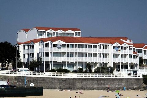 Résidence Odalys Les Terrasses de Fort Boyard ligt op een bevoorrechte locatie, op 40 meter van het strand en op slechts 350 meter van het centrum van Fouras. De fijne zandstranden worden beschermd tegen sterke golven door de eilanden Aix, Oléron en ...