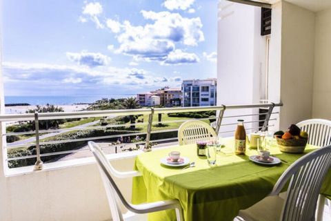 Residence “Les Roches Marines”, 6 storeys. In the Rochelongue district, 30 m from the sea, 30 m from the beach. House Infrastructure: elevator. Public parking 150 m. Shop, supermarket, restaurant, bakery, café 20 m, bicycle rental 80 m, bus stop 