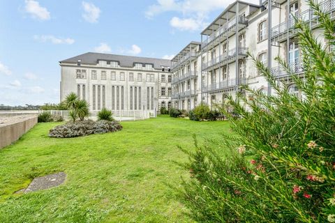 Aan de Côte Sauvage, aan de westkant van het schiereiland Guérande, is Le Croisic een charmante vissershaven in Loire-Atlantique, op 25 km van Saint-Nazaire en 11 km van La Baule. Het Croisic-resort heeft het label 