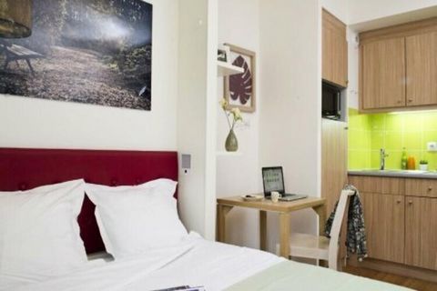 Aparthotel Adagio Paris Vincennes**** położony jest rzut kamieniem od Château de Vincennes i blisko Paryskiego Parku Zoologicznego. Ten aparthotel, sklasyfikowany jako czterogwiazdkowa rezydencja turystyczna, oferuje 90 apartamentów, od studiów po ap...