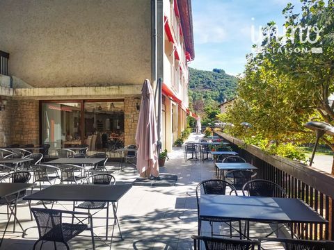 Valgorge, im Herzen des regionalen Naturparks Monts d'Ardèche, zwischen Aubenas, Alès und Le Puy-en-Velay, bieten wir Ihnen dieses 3-Sterne-Hotel mit Restaurant (Mauern und Boden), das von einem wunderschönen Park mit Bäumen in Restanques von 1,3 Hek...