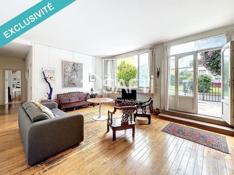 L'Agence SAFTI vous présente cet appartement situé rue de Fleury, qui allie le confort d'un foyer familial à la fonctionnalité d'un espace professionnel. Ce bien est idéal pour les familles souhaitant combiner vie privée et activité professionnelle. ...