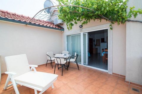 Apartments Ana & Bogdan are located in Postira on the Island of Brac. Brac is the largest island in central Dalmatia with beautiful Mediterranean landscape.This location is perfect for guests who love to enjoy the sun and the sea, and to avoid the cr...