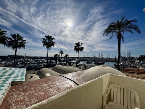 Prachtig appartement met uitzicht op de jachthaven in Puerto Marina, Benalmadena** Gelegen in het hart van de iconische Puerto Marina in Benalmádena - een van 's werelds meest gerenommeerde jachthavens - biedt dit appartement de perfecte combinatie v...