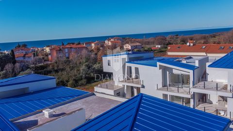 Location: Istarska županija, Umag, Lovrečica. Istria, San Lorenzo, Umago! A soli 300 metri dal mare e dalle bellissime spiagge, situato in una posizione tranquilla, si trova questo appartamento con vista mare ! L'appartamento si trova al primo piano ...