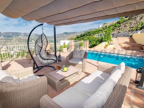 Are you looking for a country house in Spain? This stunning country house is located just off the main road betweenTorrox and Frigiliana, with perfect access to the house which is located just off the main road. From the large terrace we can enjoy un...