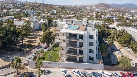 Three bedroom on the fourth floor. Equipped with appliances and air conditioning perfect for investment or to live it is located in the heart of San Jos del Cabo you can walk to restaurants galleries the beach shops not to mention that it is right ne...