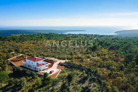 Angelus real estate d.o.o. offers for sale this luxury villa with a swimming pool and a beautiful sea view located in the southeast of the Istrian peninsula. LOCATION: Rakalj is a small town on the western coast of the Raška Bay on the southeastern c...