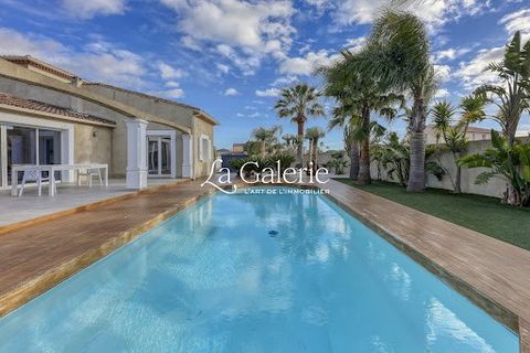 Exclusive - La Londe les Maures - 800 meters from the town center and 4 km from the sandy beaches - Modern single-storey villa comprising a spacious living room with a view of the pool and benefiting from a large sunny terrace, 3 bedrooms including 2...