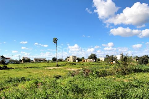 Plot of land for urbanization. The subdivision allows for a construction area of 6,610 sqm, enabling the construction of fifty eight apartments and eight x four bedroom houses. With a good location, in the center of Olhão. Known as one of the first f...