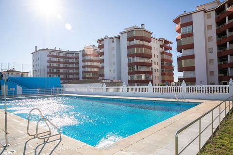 Â¿Te imaginas despertar cada maÃ±ana con el sonido de las olas como banda sonora de tu vida? Ahora es posible con este impresionante piso en primera lÃ­nea de playa en MatalascaÃ±as. TambiÃ©n GRAN OPORTUNIDAD para inversores ya que dispone de LICENCI...