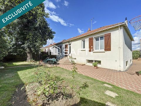 Tony Legarlantezeck vous présence cette charmante maison dans son écrin de verdure au cœur du quartier prisé de La Vendée et proche du centre ville de Cholet. Au rez de chaussée, elle se compose de 2 belles chambres, une salle de bains, une cuisine é...