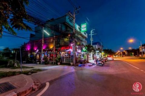 Location in the prime area at the beginning of Khao Takiab surrounded by restaurants and cafes and night markets and close to the beach. Fantastic opportunity to purchase a very popular Cafe/Restaurant/Bar, located on the main road as you enter Khao ...